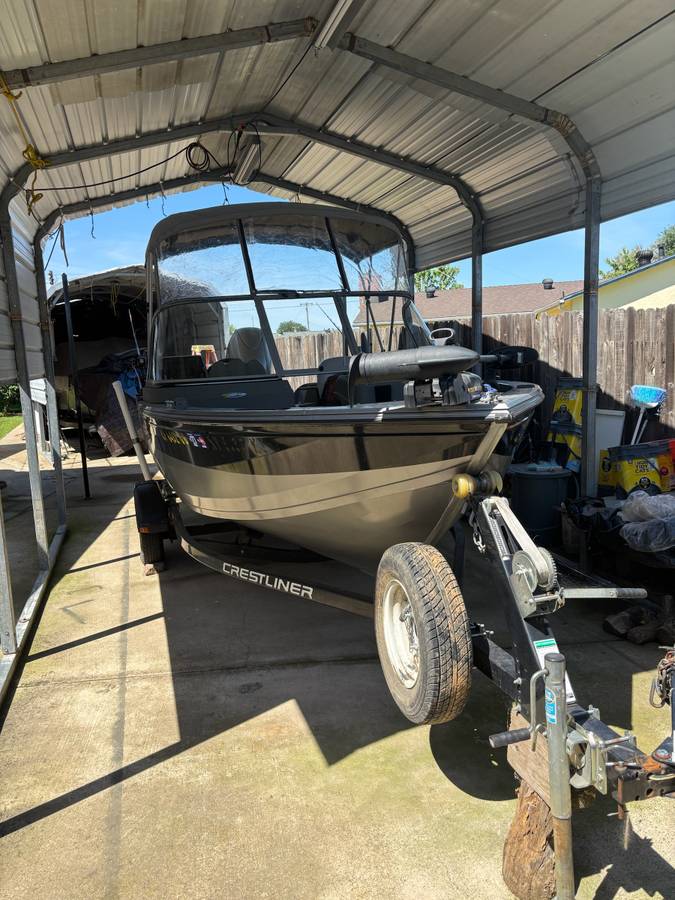 Crestliner, Import USA — Foto 4 z 6