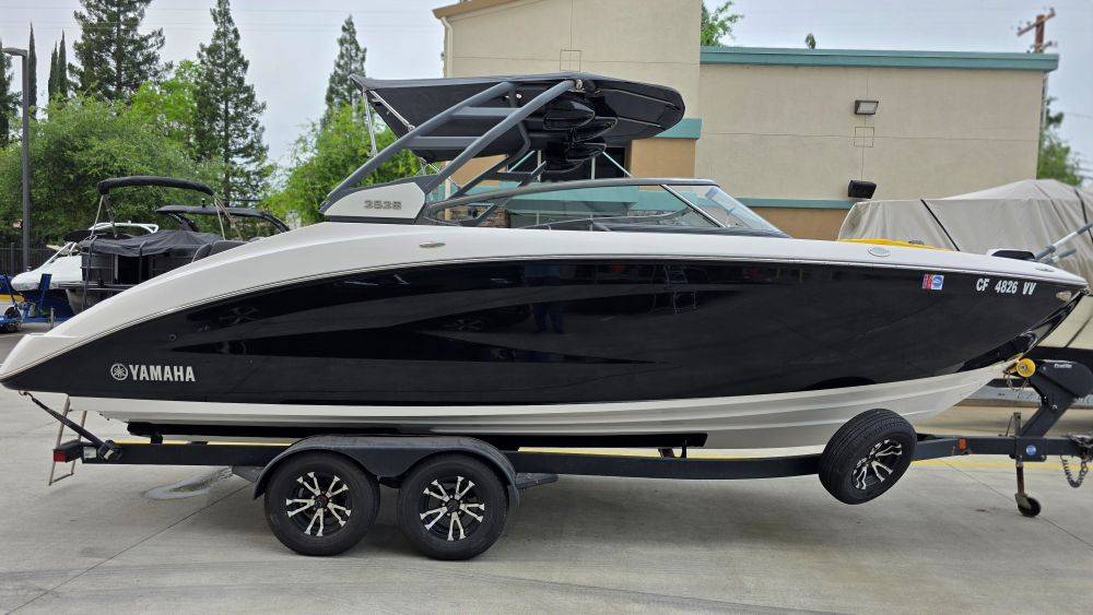 2022 Yamaha, Import USA — Foto 1