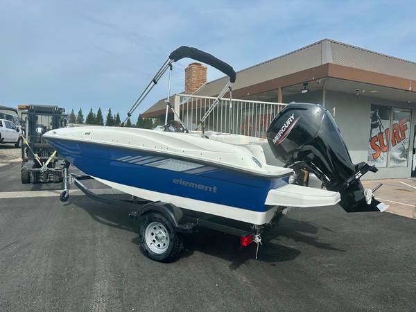 2025 Bayliner, Import USA — Foto 2 z 12