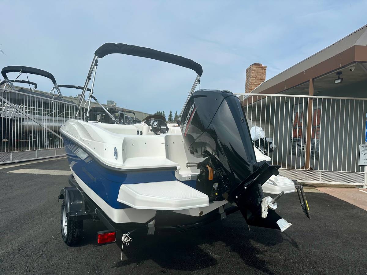 2025 Bayliner, Import USA — Foto 5 z 12