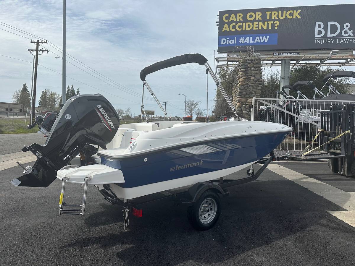 2025 Bayliner, Import USA — Foto 6 z 12