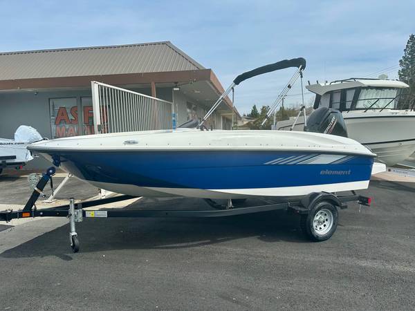 2025 Bayliner, Import USA — Foto 7 z 12