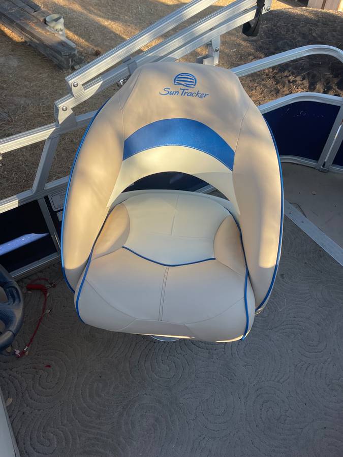 2014 Sun Tracker, Import USA — Foto 10 z 12