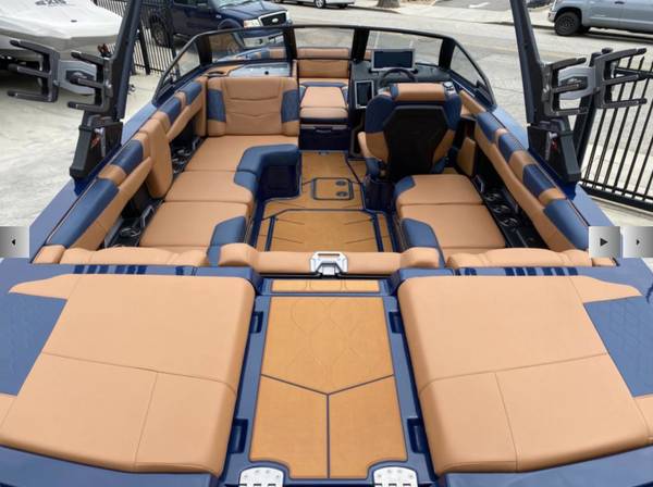 2023 Malibu, Import USA — Foto 2 z 8
