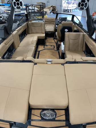 2021 Malibu, Import USA — Foto 3 z 9