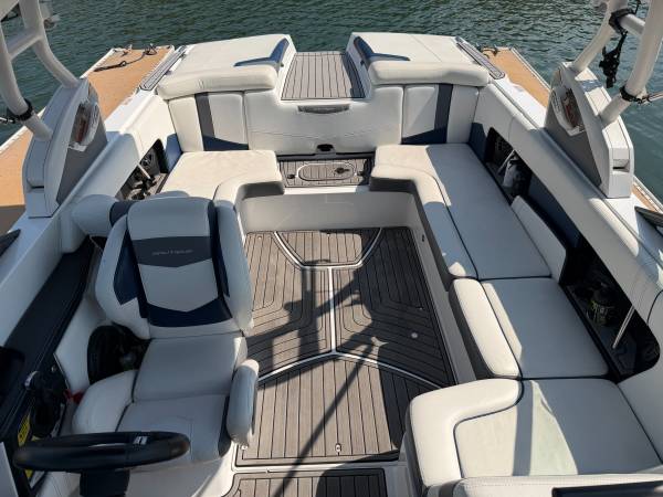 2016 Nautique, Import USA — Foto 3 z 12