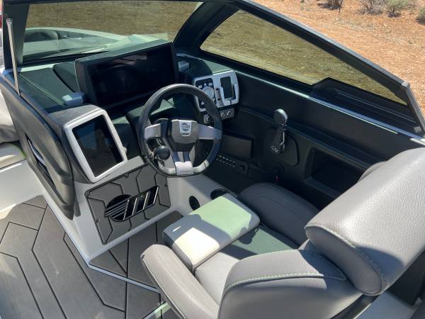 2020 Malibu, Import USA — Foto 10 z 12