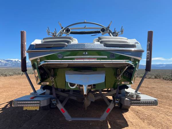 2020 Malibu, Import USA — Foto 3 z 12