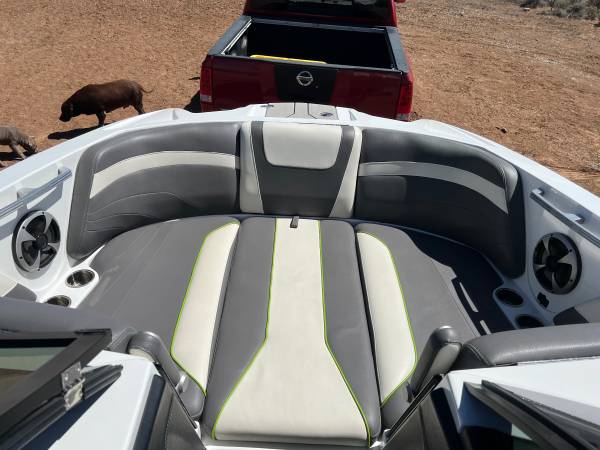 2020 Malibu, Import USA — Foto 9 z 12