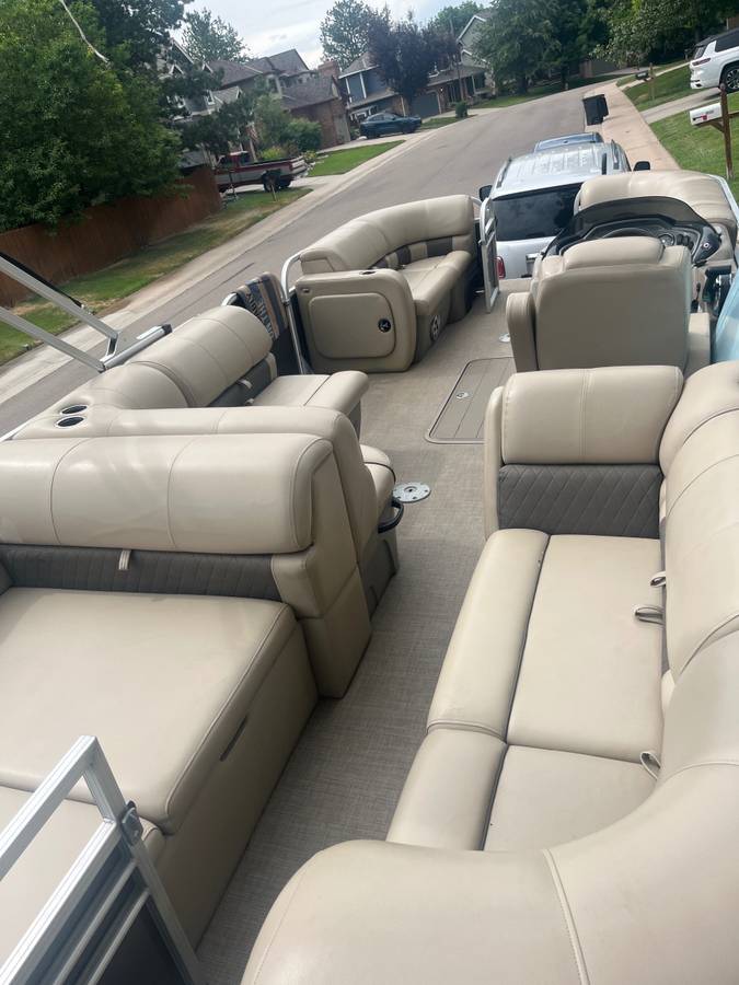 2023 Sun Tracker, Import USA — Foto 6 z 9