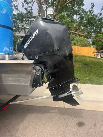 2023 Sun Tracker, Import USA — Foto 8 z 9