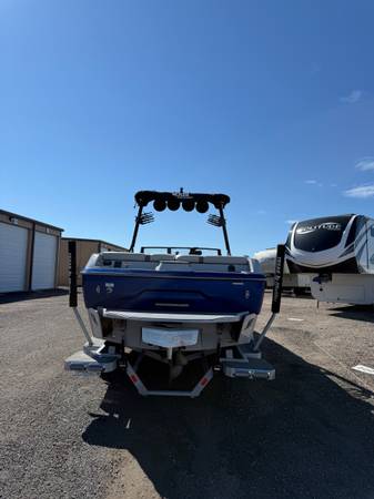 2022 Axis, Import USA — Foto 3 z 6
