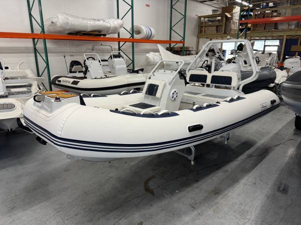 Boston Whaler, Import USA — Foto 1 | AMECAR Boston Whaler, Import USA — Foto 1