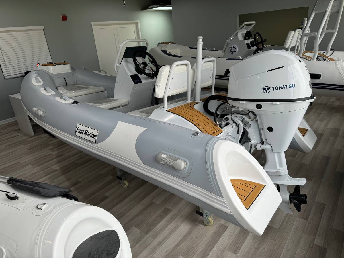 Boston Whaler, Import USA — Foto 4 z 12
