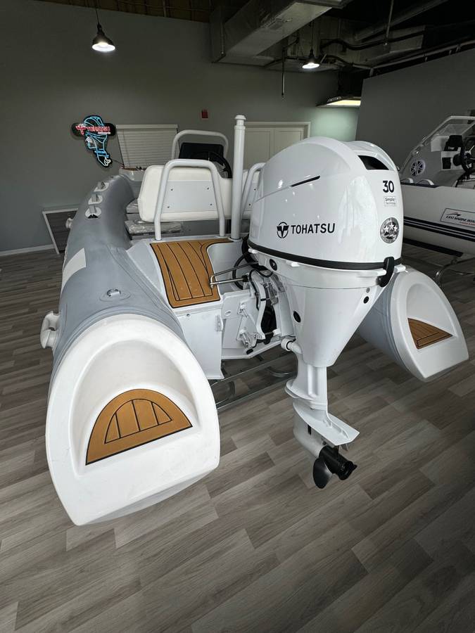 Boston Whaler, Import USA — Foto 5 z 12