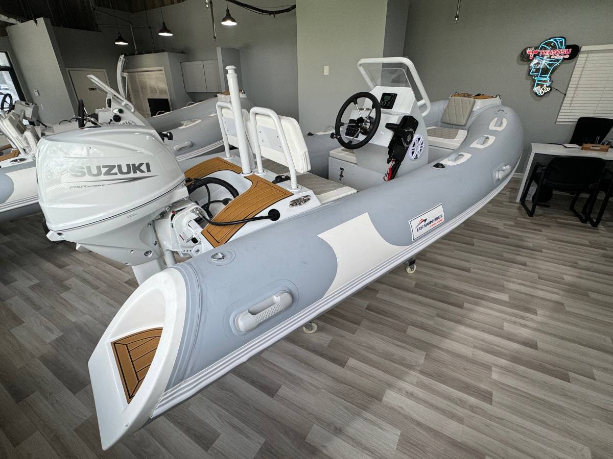 Boston Whaler, Import USA — Foto 8 z 12