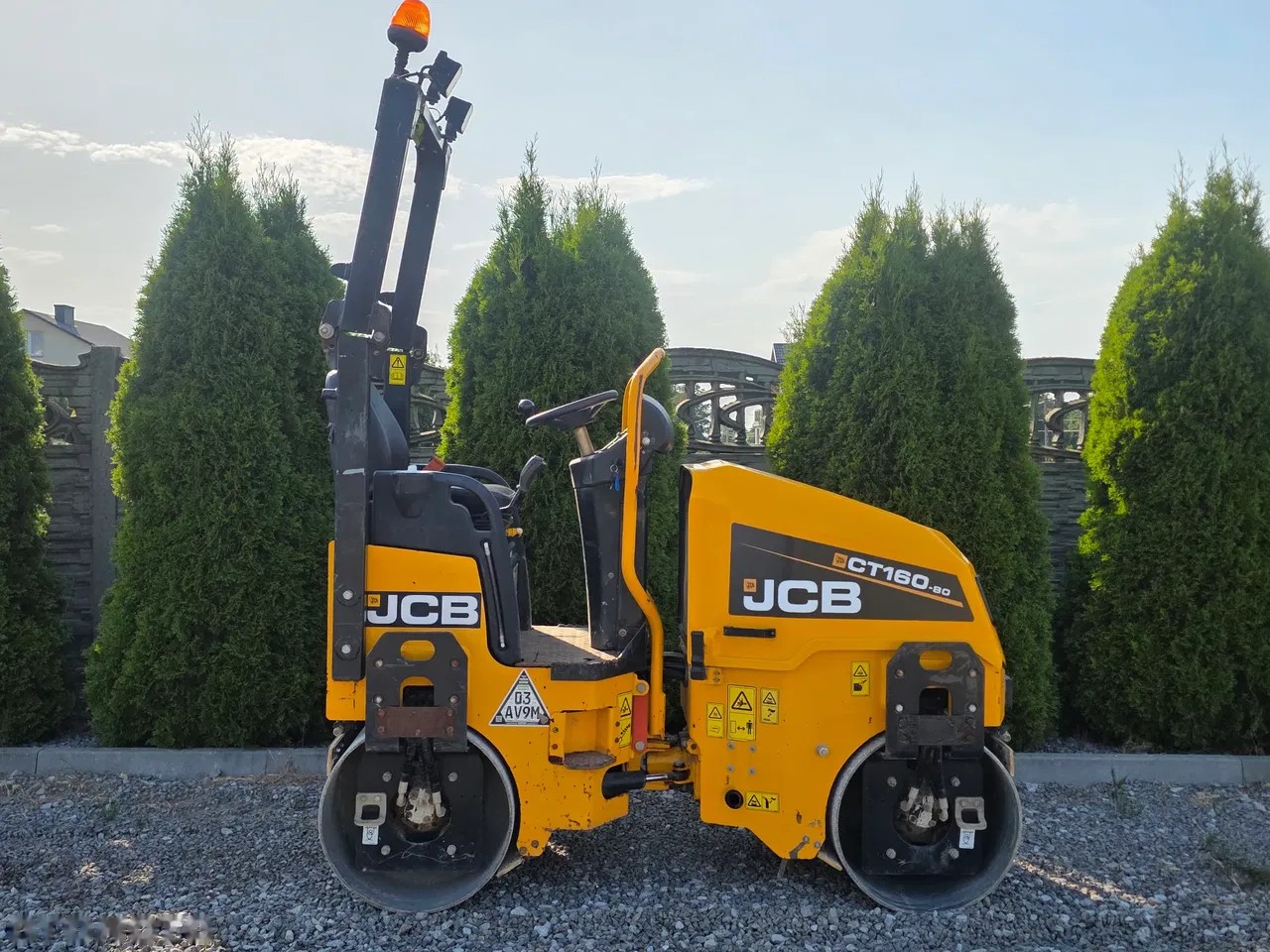 2019 JCB NETTO, 305 mth, Import Auf Lager in der EU — Foto 16 z 21