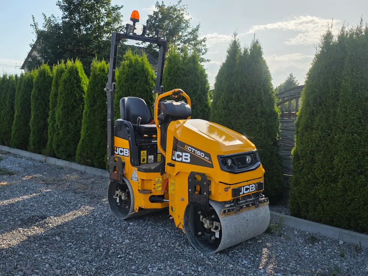 2019 JCB NETTO, 305 mth, Import Auf Lager in der EU — Foto 2 z 21