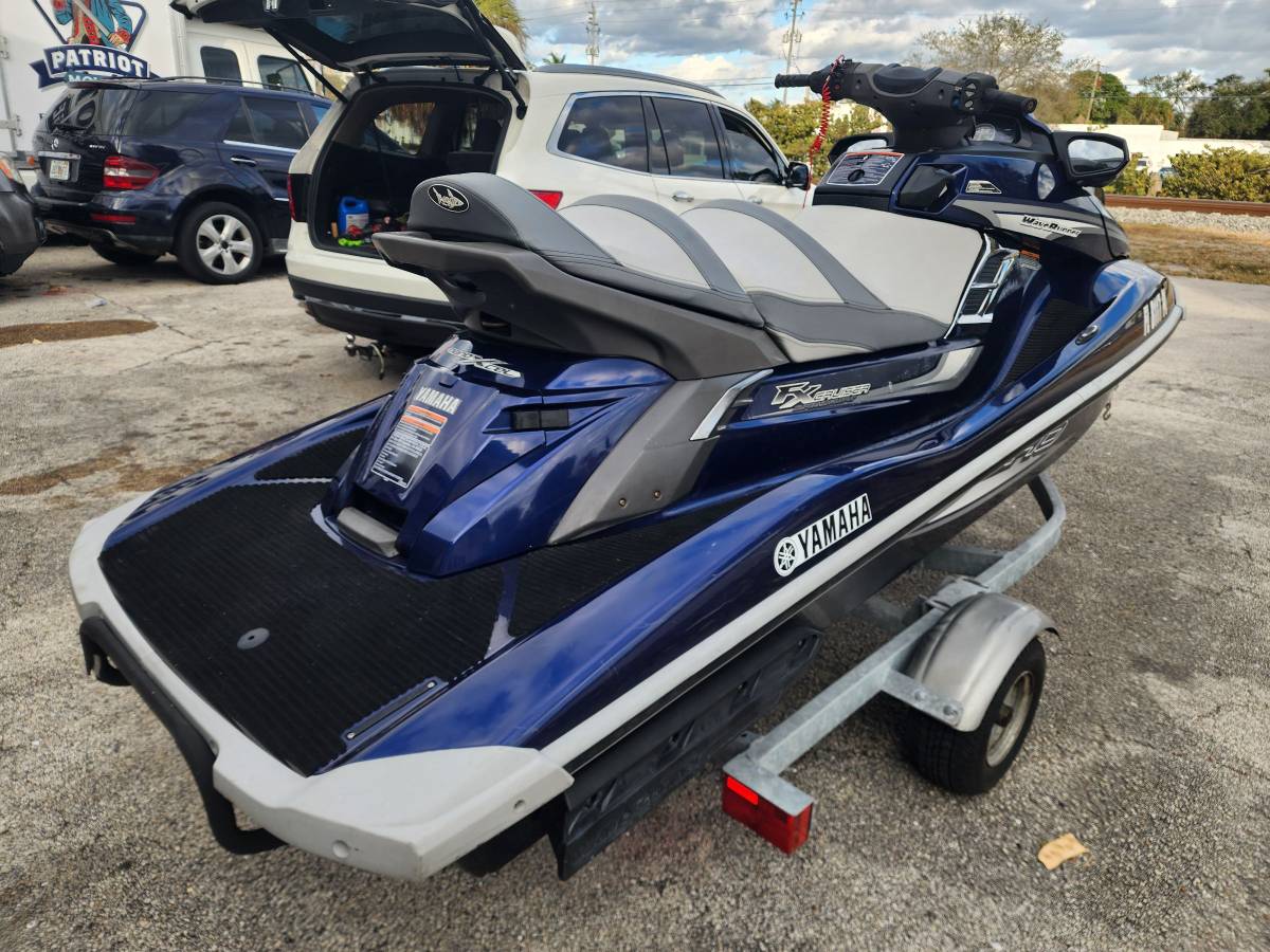 2013 Yamaha, Import USA — Foto 2 z 6