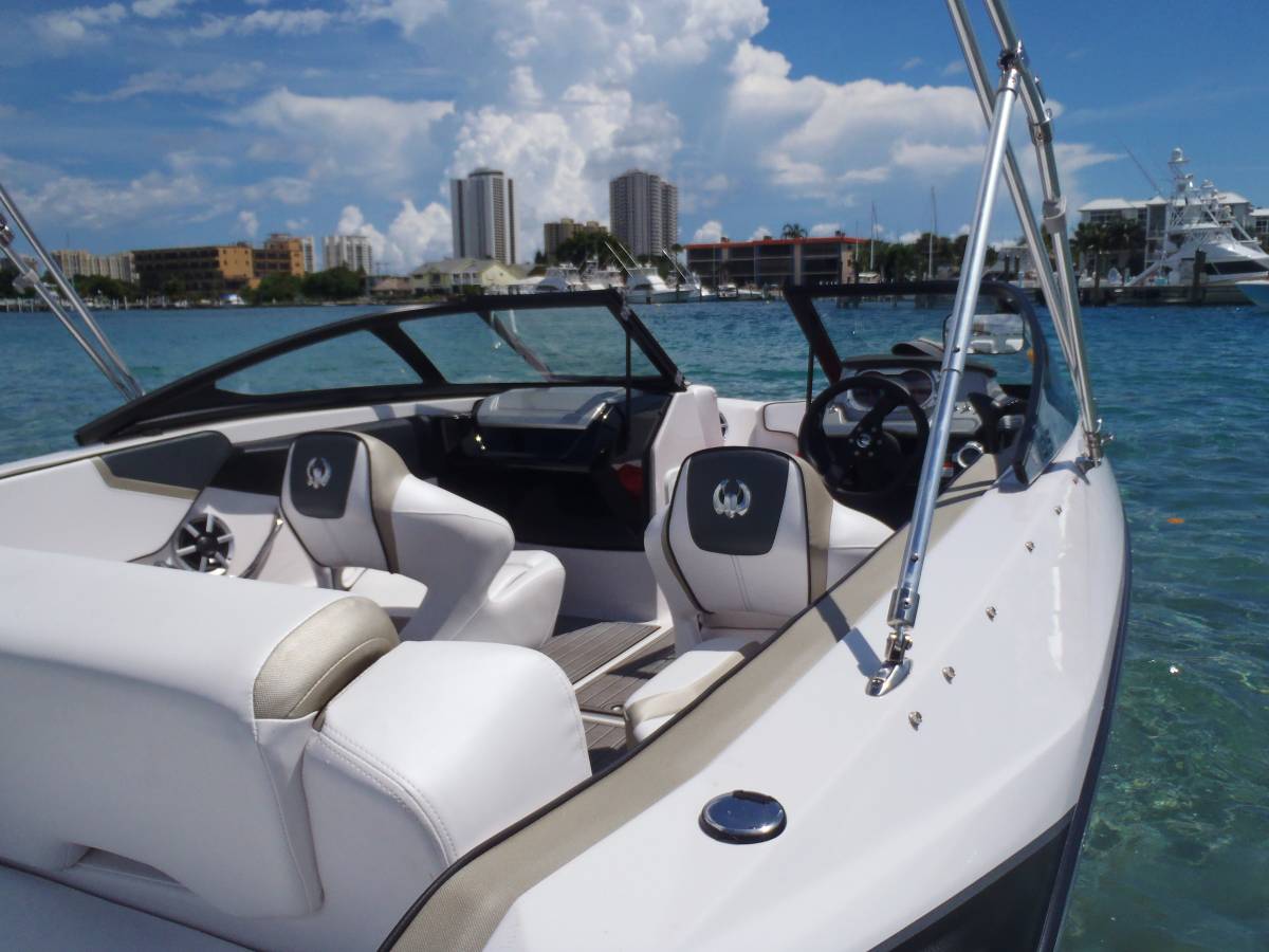 2015 Sea-Doo, Import USA — Foto 2 z 10