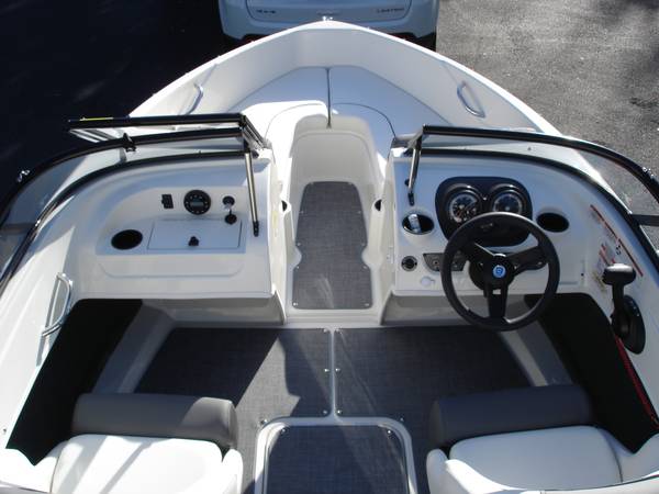 2021 Bayliner, Import USA — Foto 4 z 6