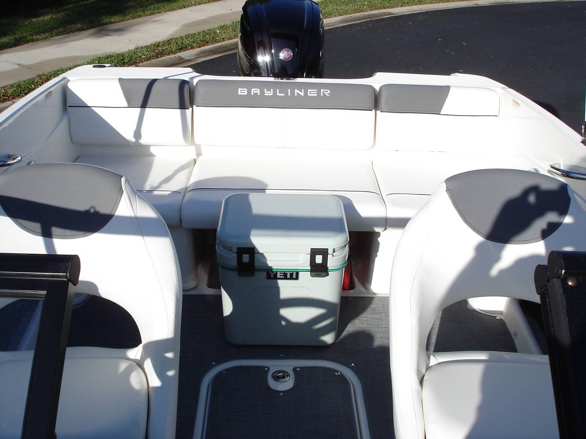 2021 Bayliner, Import USA — Foto 5 z 6