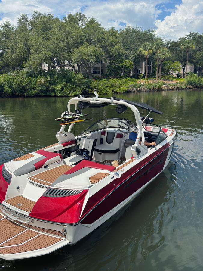 2017 Nautique, Import USA — Foto 3 z 12