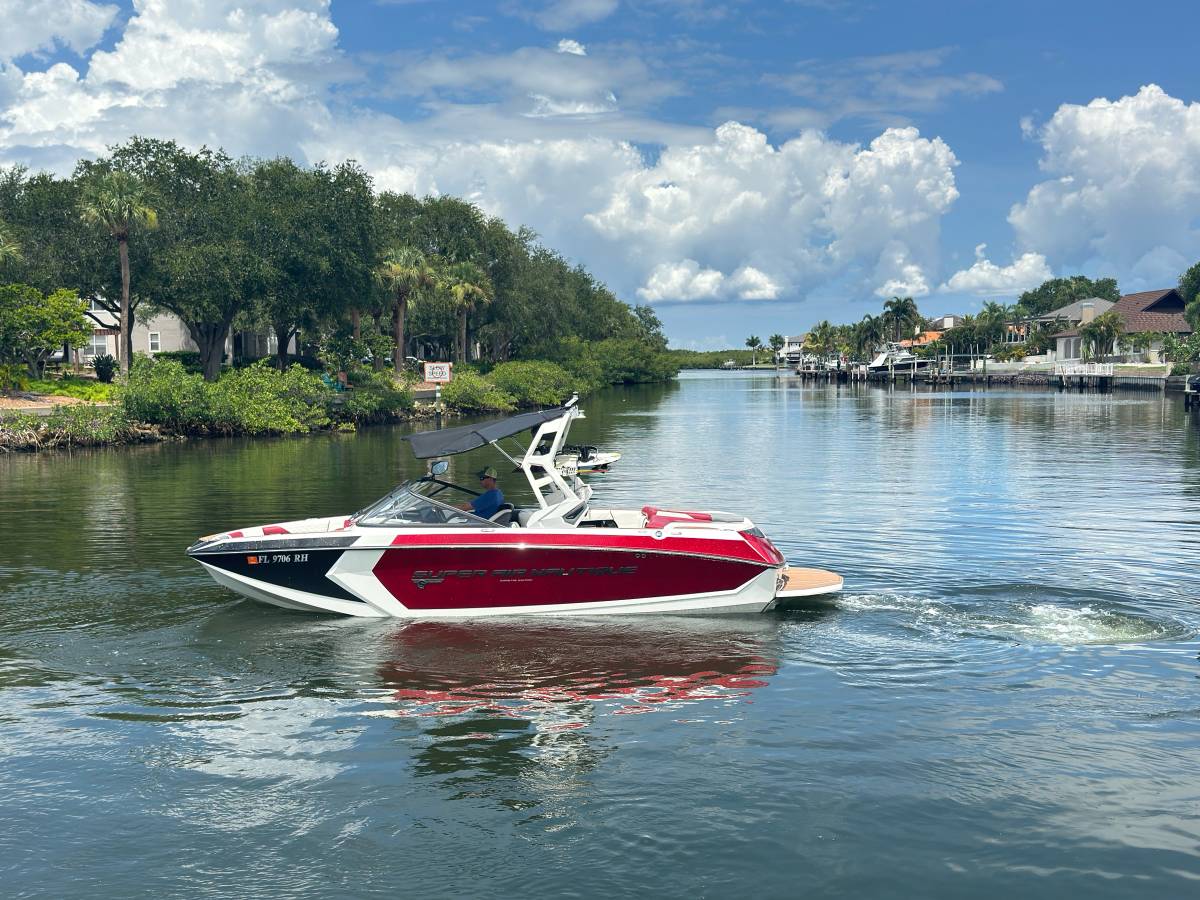 2017 Nautique, Import USA — Foto 4 z 12