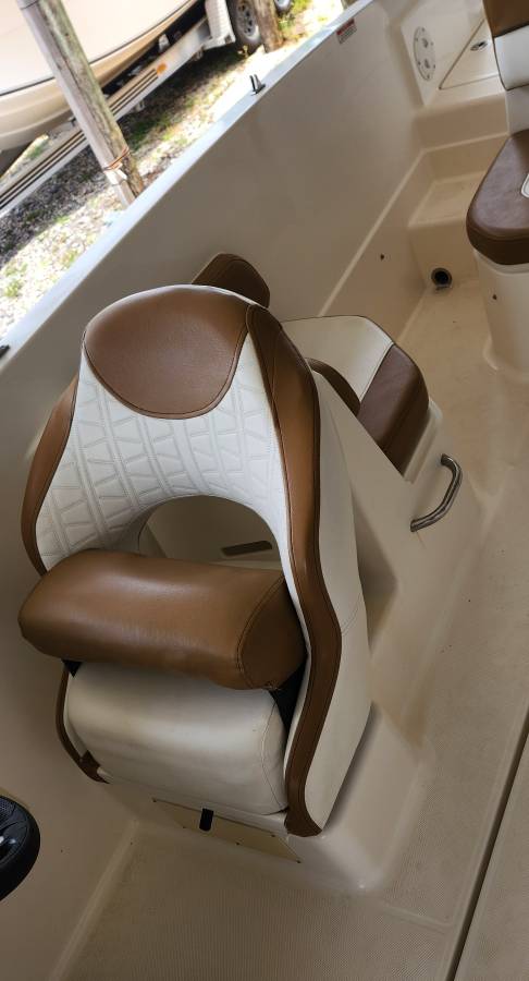2022 Bayliner, Import USA — Foto 10 z 12