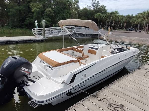 2022 Bayliner, Import USA — Foto 2 z 12