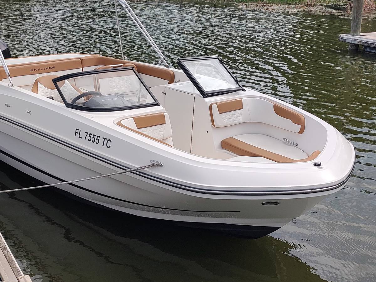 2022 Bayliner, Import USA — Foto 5 z 12