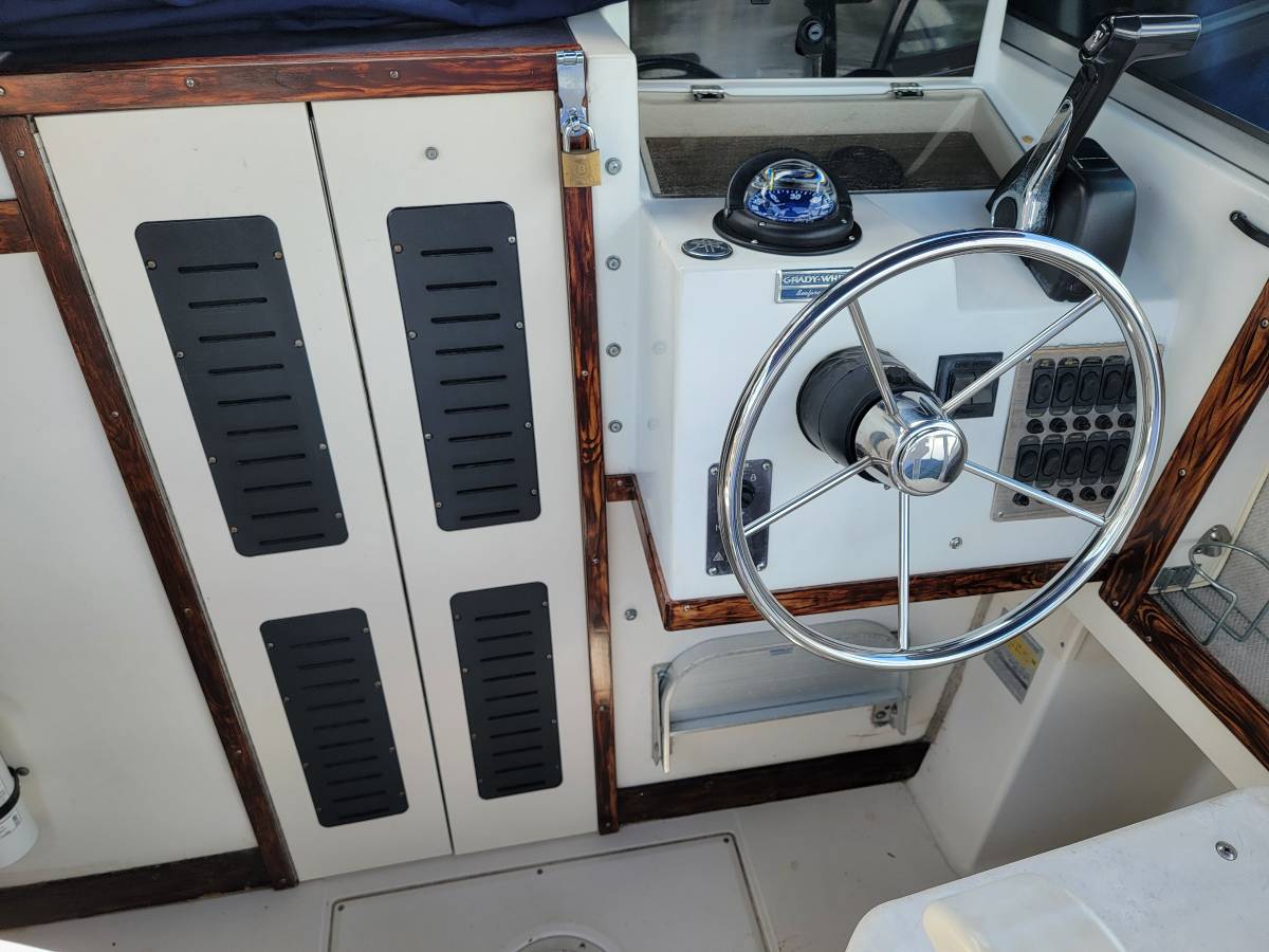 2020 Grady-White, Import USA — Foto 4 z 12