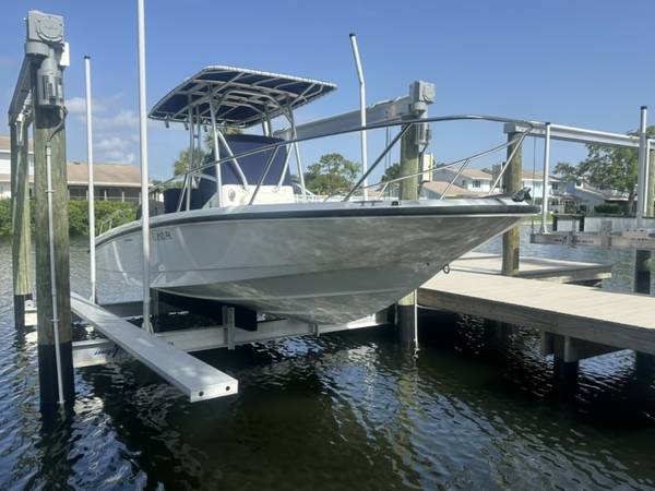 2012 Boston Whaler, Import USA — Foto 1