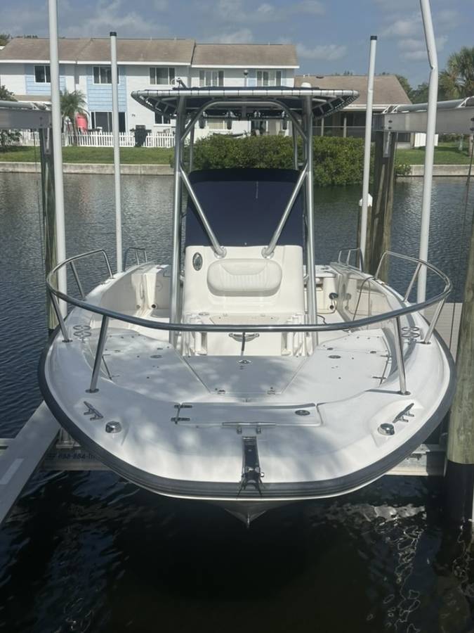 2012 Boston Whaler, Import USA — Foto 5 z 8