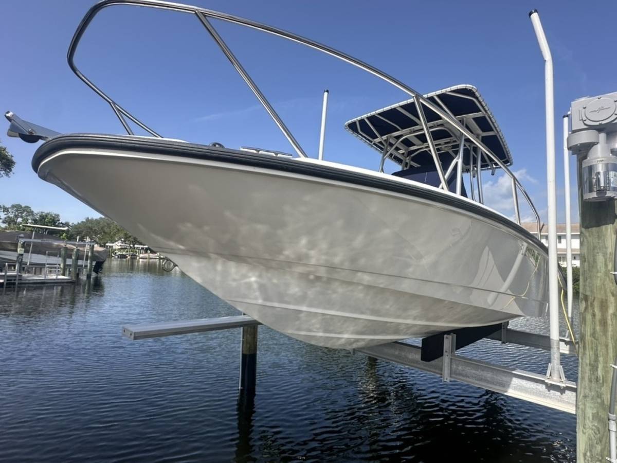 2012 Boston Whaler, Import USA — Foto 7 z 8