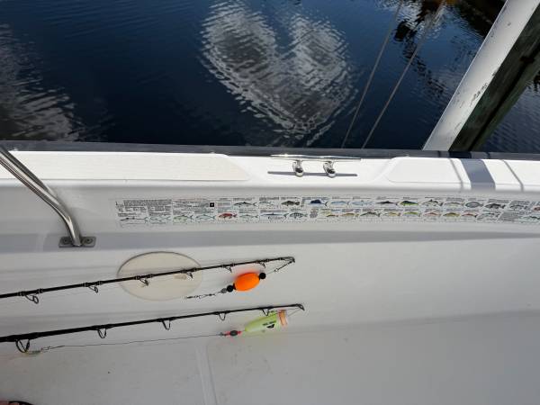 2001 Boston Whaler, Import USA — Foto 12 z 12