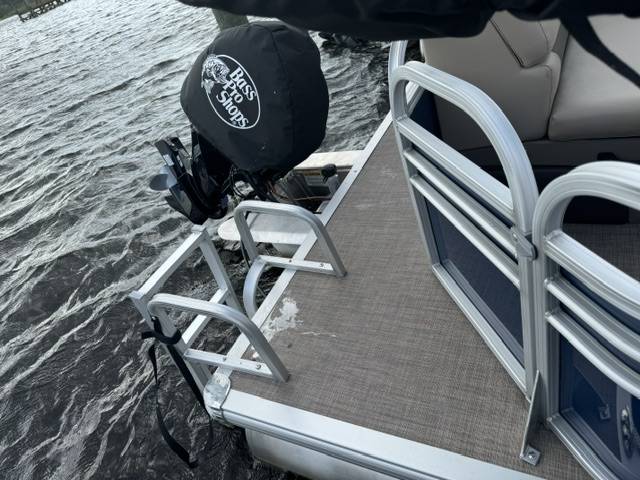 2023 Sun Tracker, Import USA — Foto 5 z 6