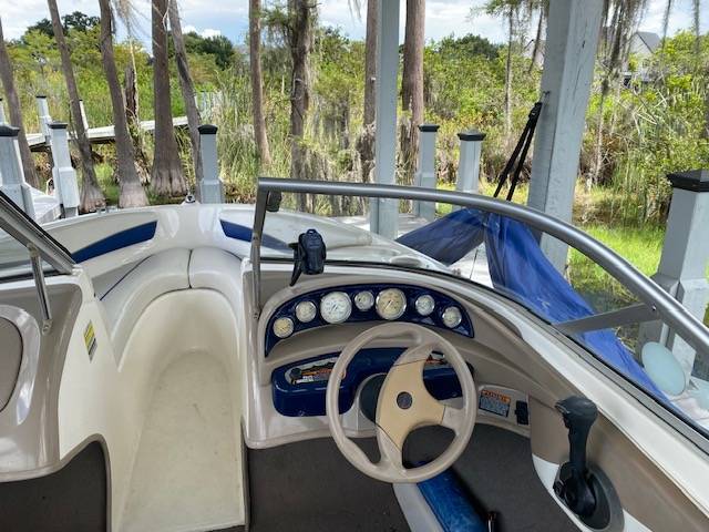 2004 Bayliner, Import USA — Foto 9 z 12