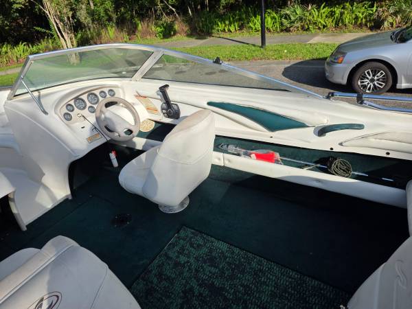 1999 Sea Ray, Import USA — Foto 9 z 12
