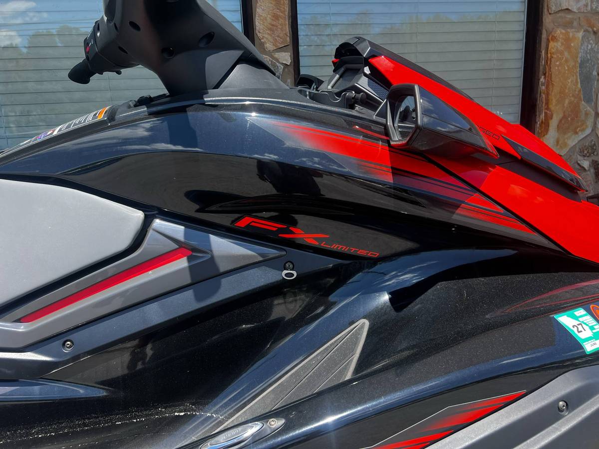 2021 Yamaha, Import USA — Foto 2 z 9