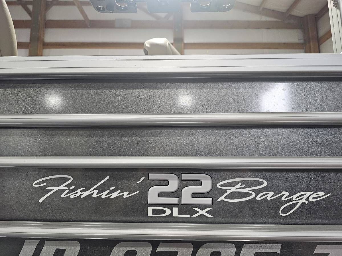 2023 Sun Tracker, Import USA — Foto 3 z 12