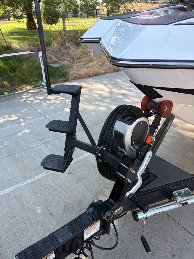 2018 Axis, Import USA — Foto 4 z 10