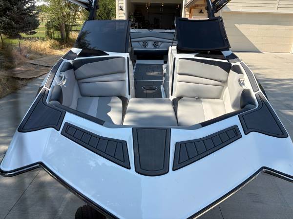 2018 Axis, Import USA — Foto 5 z 10