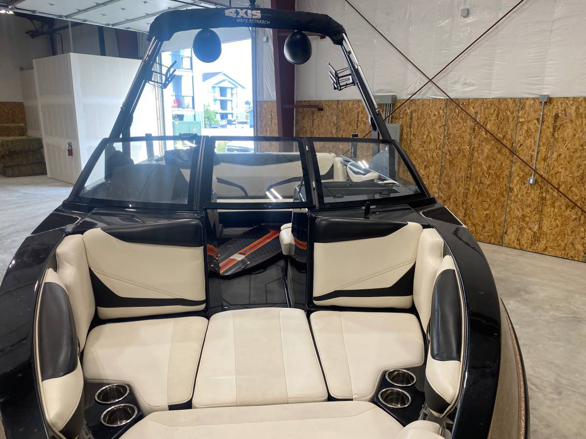 2020 Axis, Import USA — Foto 3 z 5