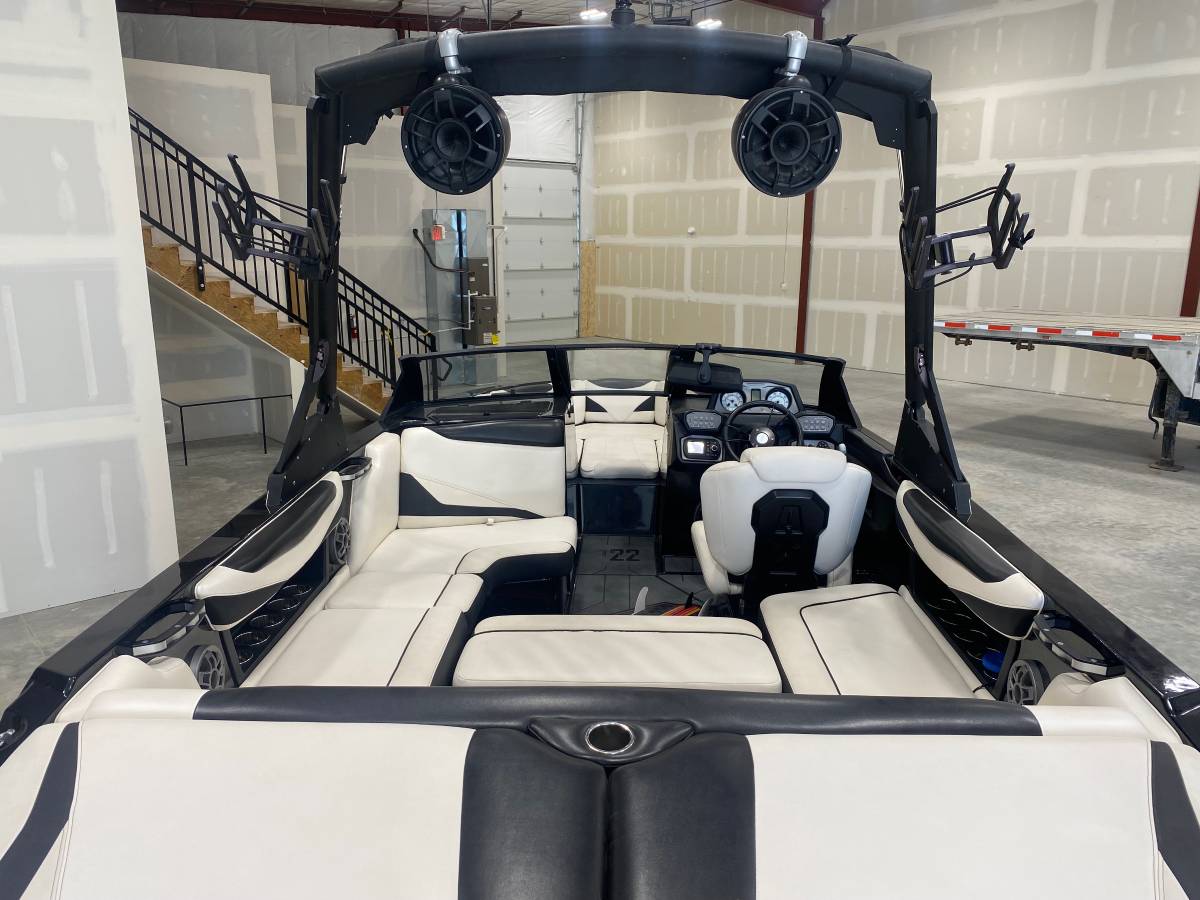 2020 Axis, Import USA — Foto 4 z 5