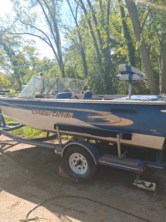 Crestliner, Import USA — Foto 1