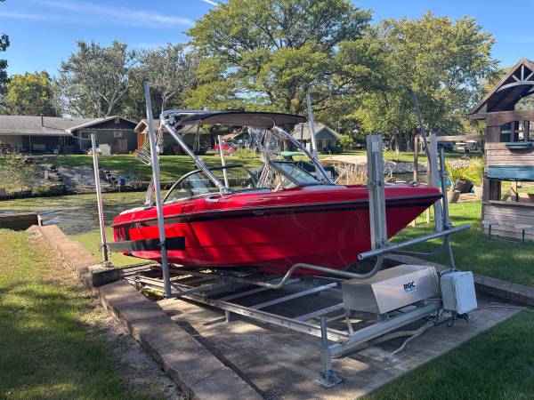 2007 MasterCraft, Import USA — Foto 1