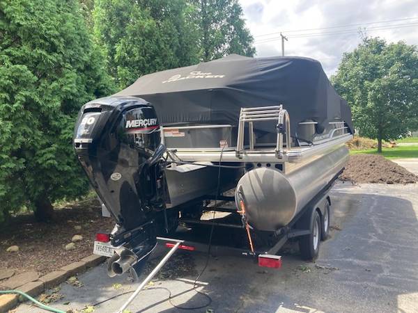 2023 Sun Tracker, Import USA — Foto 12 z 12