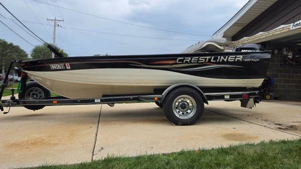 2004 Crestliner, Import USA — Foto 1