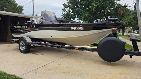 2004 Crestliner, Import USA — Foto 2 z 11